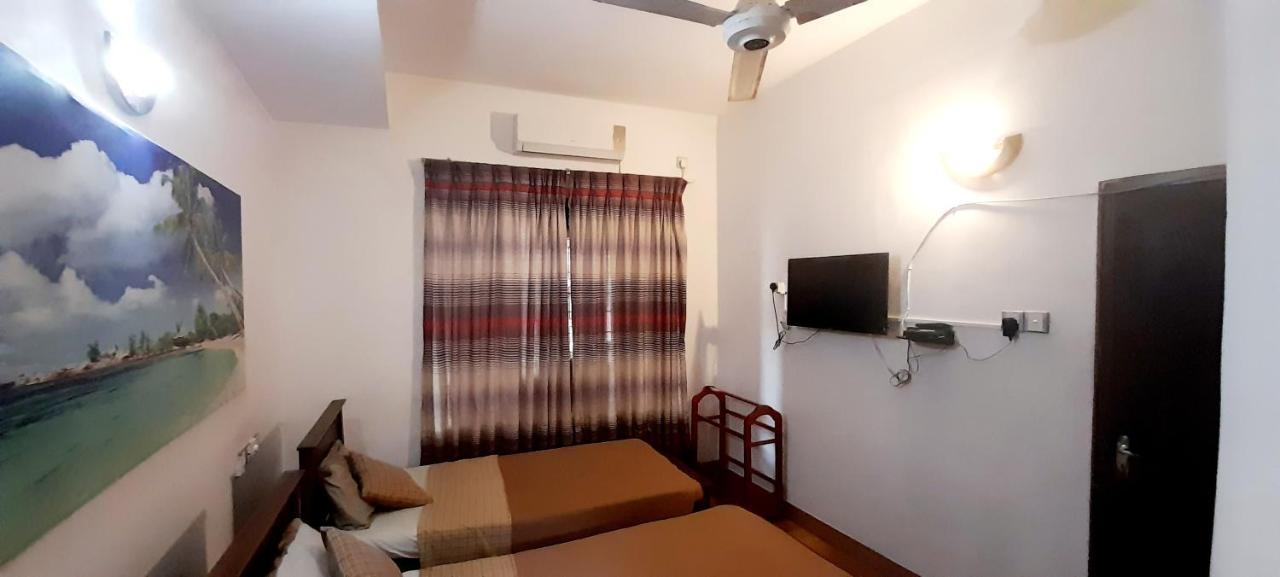 Hotel 100 Dehiwala-Mount Lavinia Luaran gambar