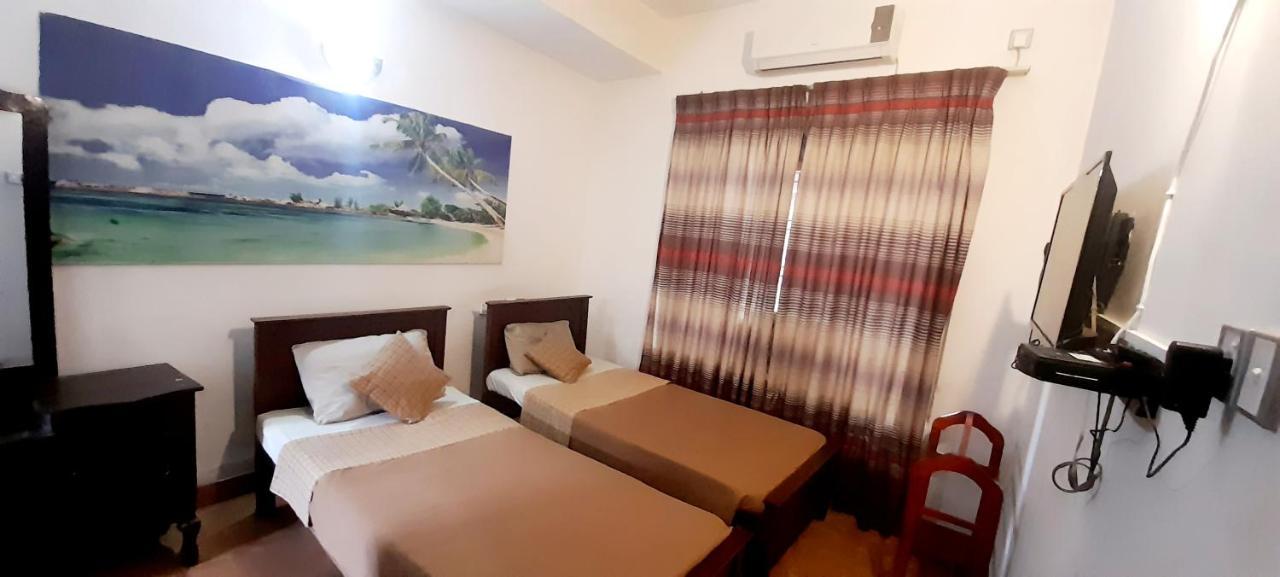 Hotel 100 Dehiwala-Mount Lavinia Luaran gambar