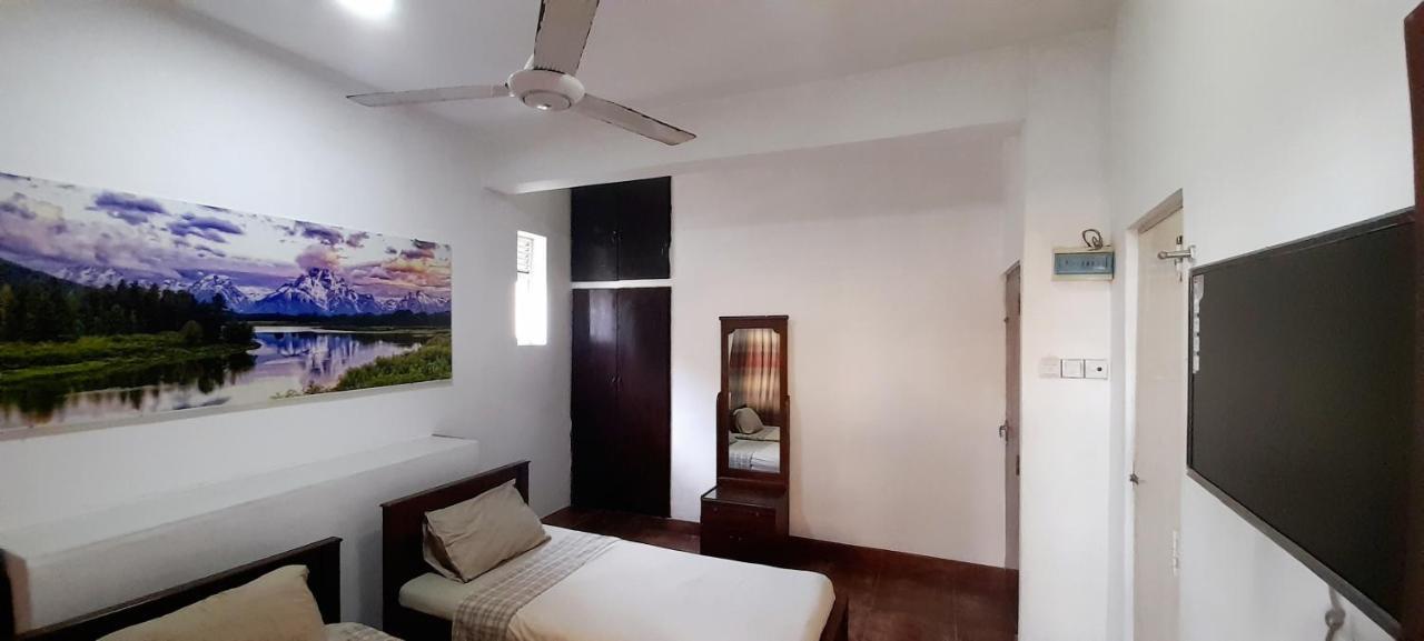 Hotel 100 Dehiwala-Mount Lavinia Luaran gambar