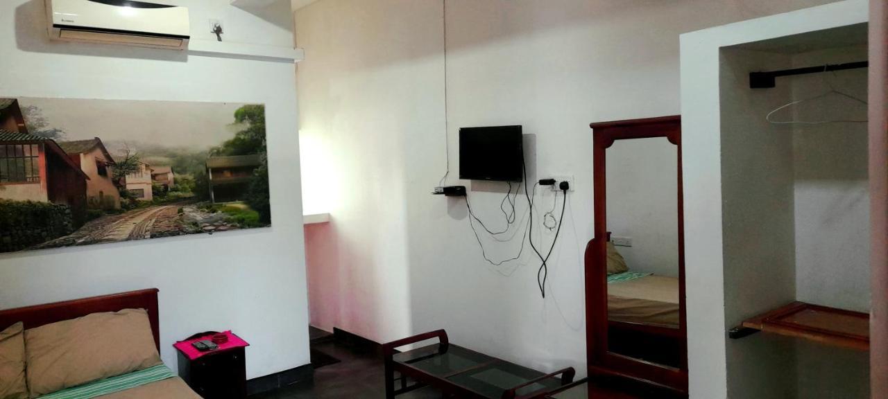 Hotel 100 Dehiwala-Mount Lavinia Luaran gambar