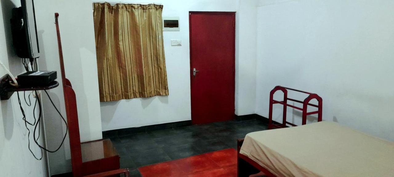Hotel 100 Dehiwala-Mount Lavinia Luaran gambar