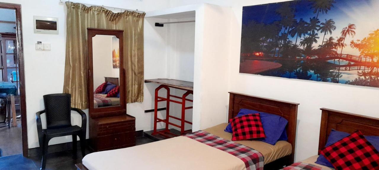 Hotel 100 Dehiwala-Mount Lavinia Luaran gambar
