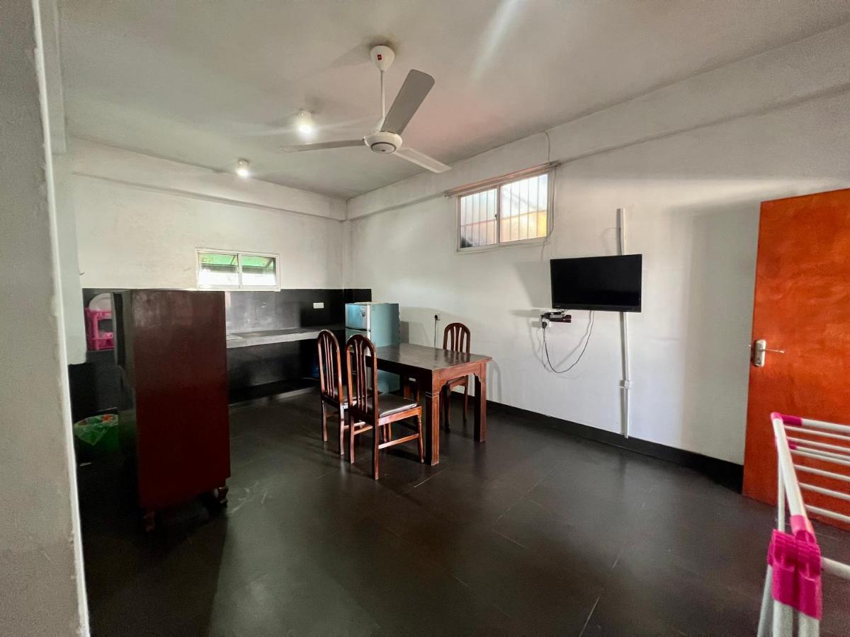 Hotel 100 Dehiwala-Mount Lavinia Luaran gambar
