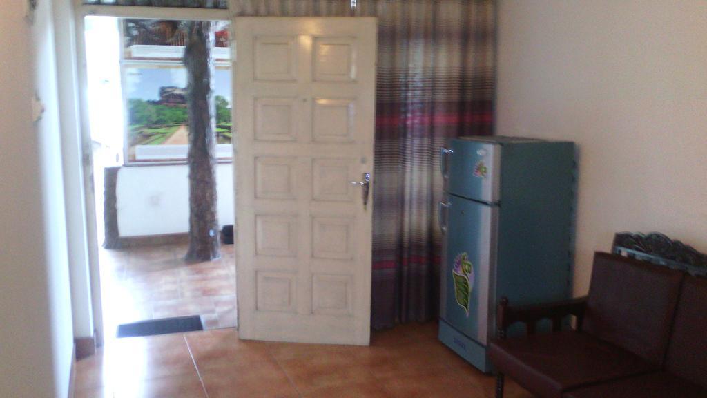 Hotel 100 Dehiwala-Mount Lavinia Luaran gambar