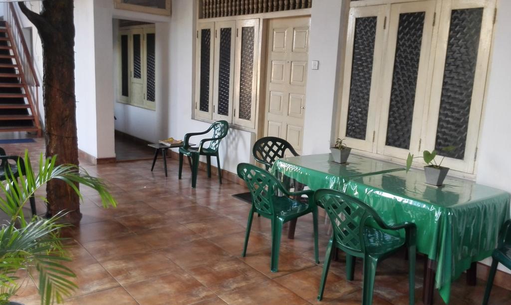 Hotel 100 Dehiwala-Mount Lavinia Luaran gambar