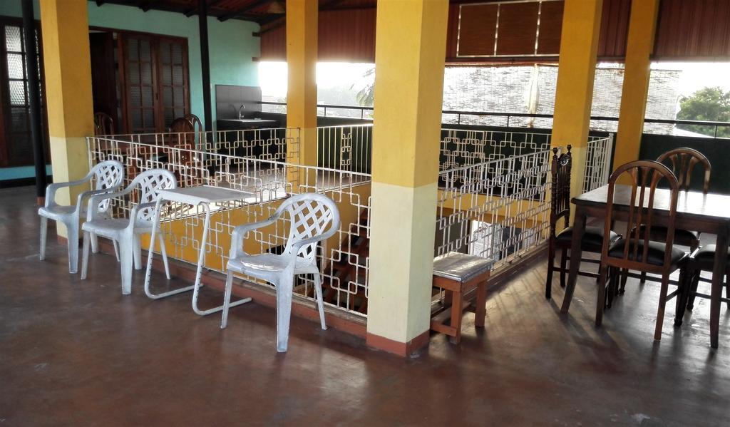 Hotel 100 Dehiwala-Mount Lavinia Luaran gambar