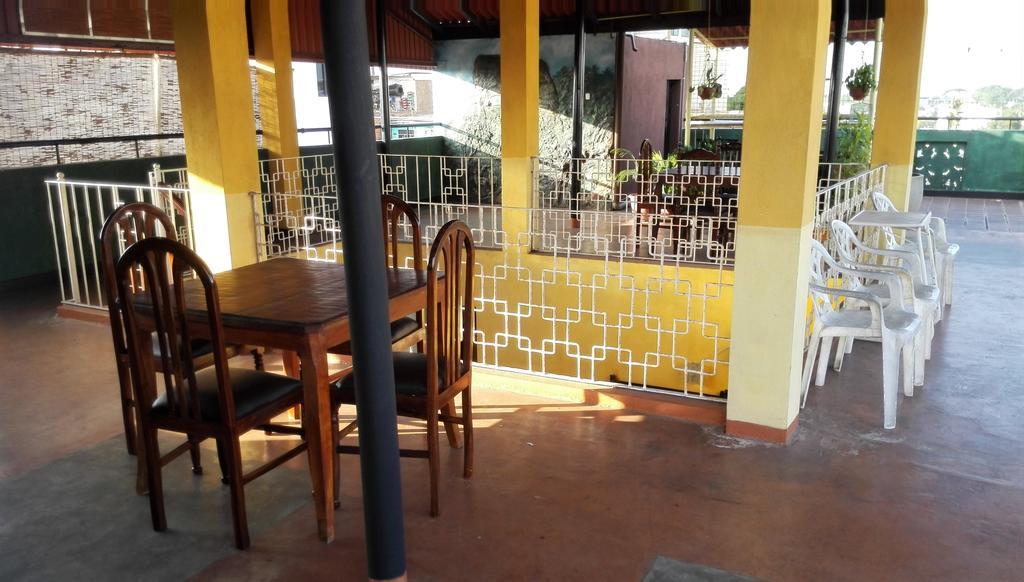 Hotel 100 Dehiwala-Mount Lavinia Luaran gambar